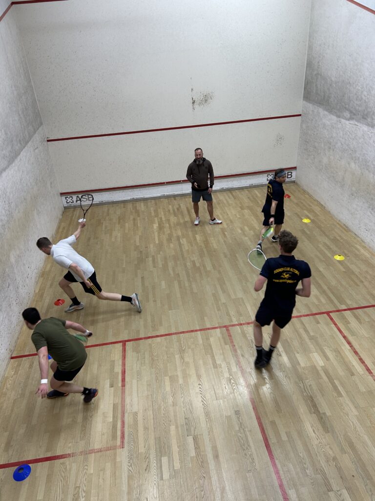 Gruppentarining in Übung