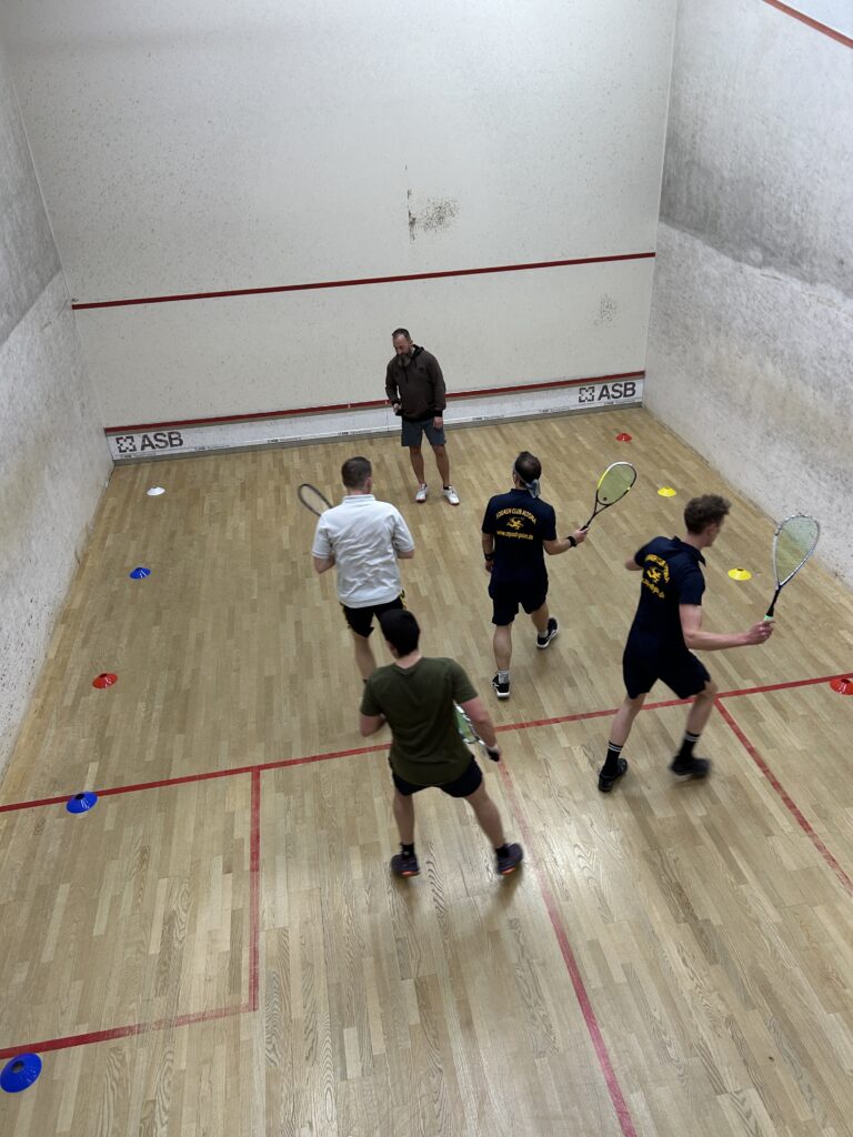 Gruppentraining vor Übung